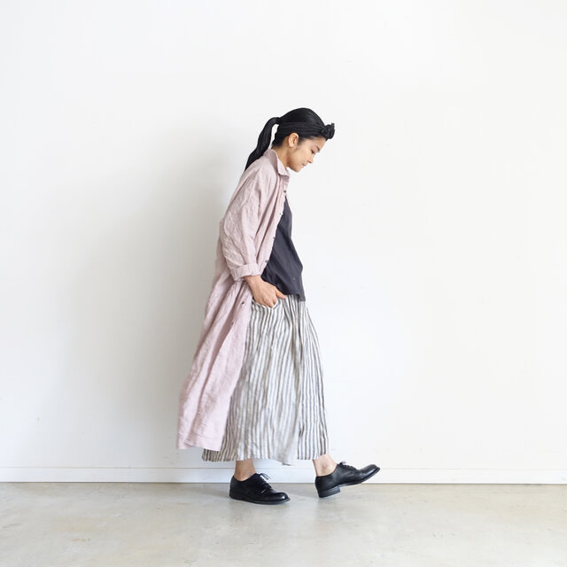 極端な色落ちなどはありませんが、長く着ていただくほどに風合いといっしょに雰囲気ある色合いに変わっていくのも楽しんでみてください。