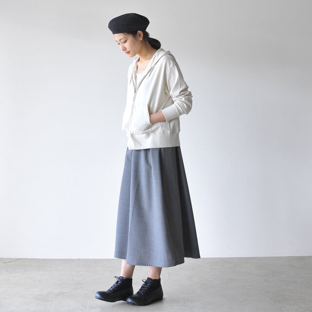 モデル:170cm / 54kg
color : black / size : 23.0cm