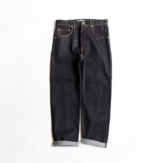 15.6oz オリジナルセルビッチデニムを使用した「HATSKI」の5ポケットデニムです。