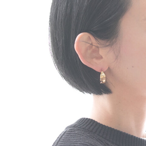 Ouca. | 羽フープピアス