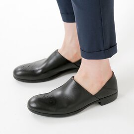 chausser｜TRAVEL SHOES メダリオンレザーパンプス tr-010-tr