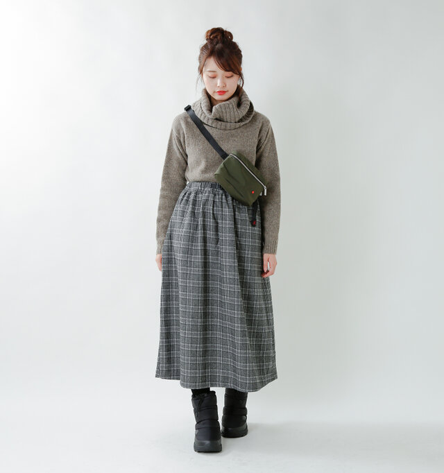 model kanae:167cm / 48kg
color : TNF black / size : 6(24.0cm)