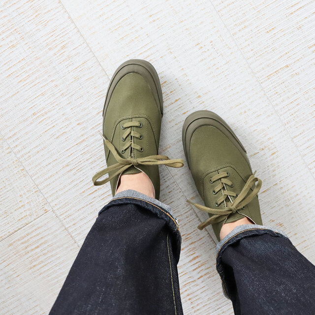 着用カラー:カーキ