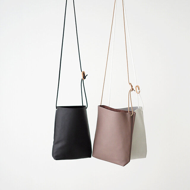 左からブラック、グレー、ホワイト