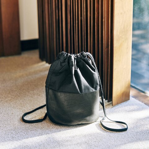 ARTS&CRAFTS｜ドローストリングスポーチM "CALF LEATHER COMBI" DRAWSTRINGS POUCH M 　プレゼント 　巾着バッグ