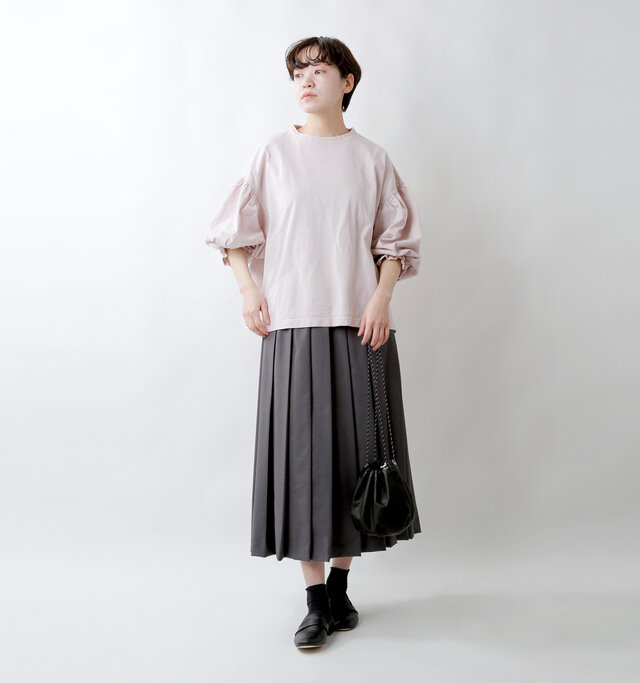 model saku:163cm / 43kg
color : smoky pink / size : F