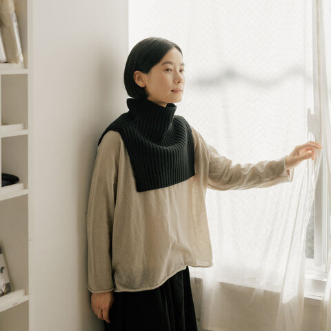 くらすこと|あたたかさも着こなしも叶える、ネックウォーマー