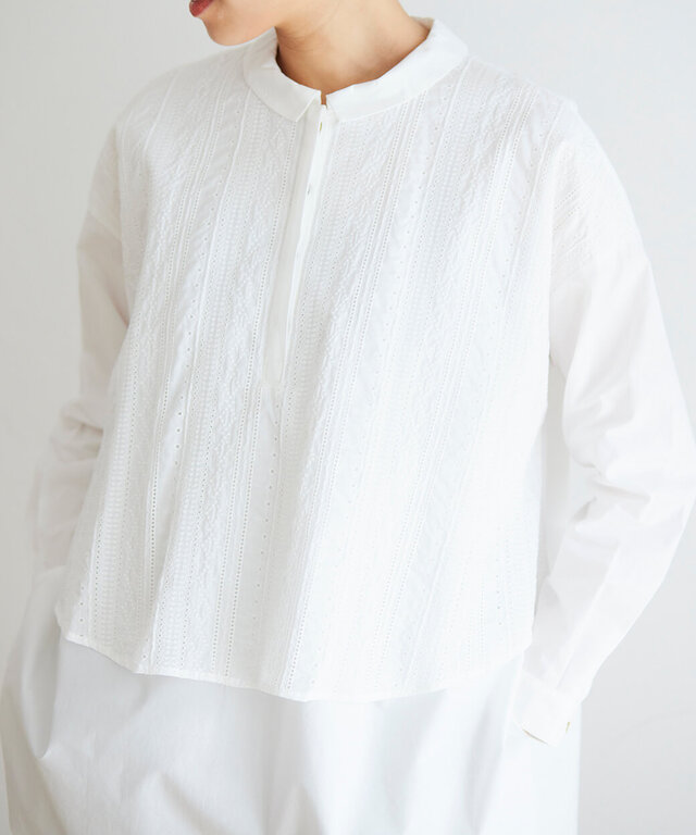 着用カラー:オフシロ