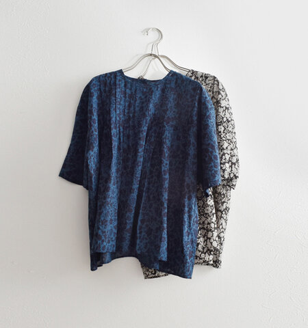 SOIL|80's ボイル コットン ミディアム フラワープリント クルーネック ショートスリーブ ピンタック シャツ insl23232-m