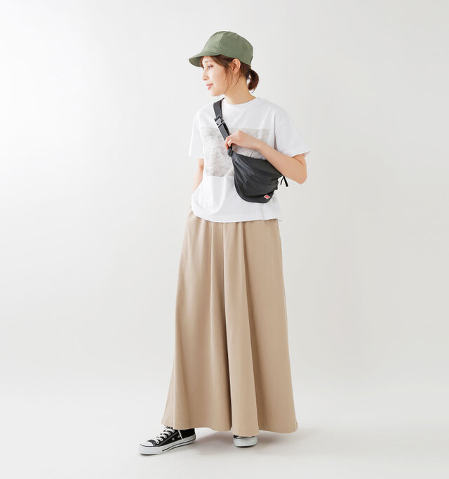 model yama:167cm / 49kg
color : beige / size : F