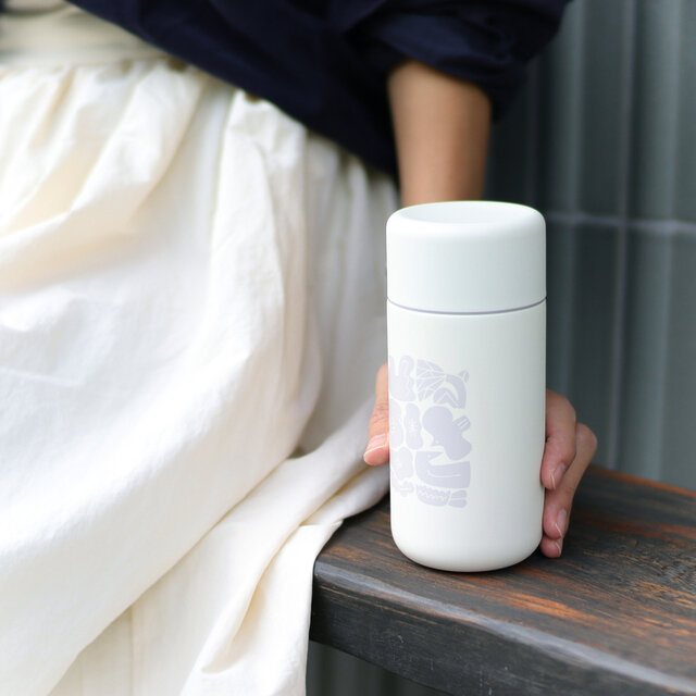 お出かけにも重宝する飲み切りやすいスタンダードサイズの350mL