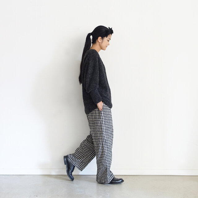 Model 158cm、Charcoal着用