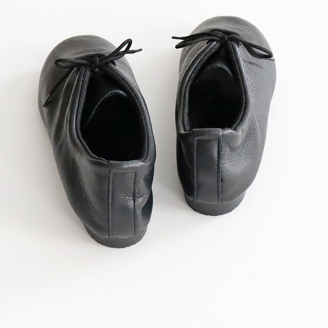 軽くて持ち運びしやすいので旅行先のサブシューズとしてもおすすめ!