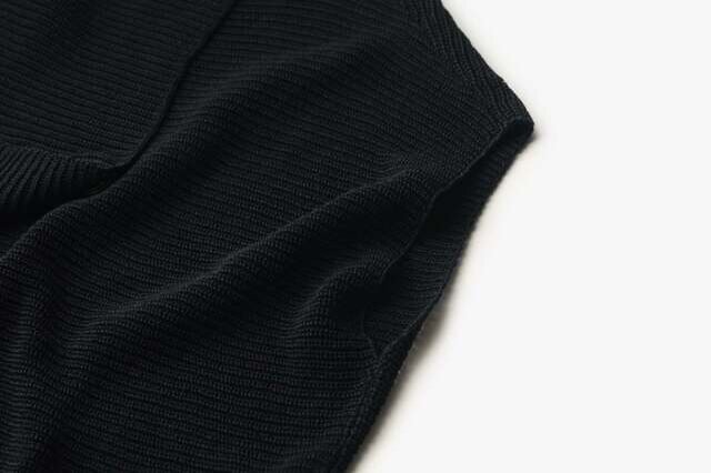 ゆったりサイズの袖口。強度に優れた和紙だから、たくさん着てもヨレてこないのが嬉しい。