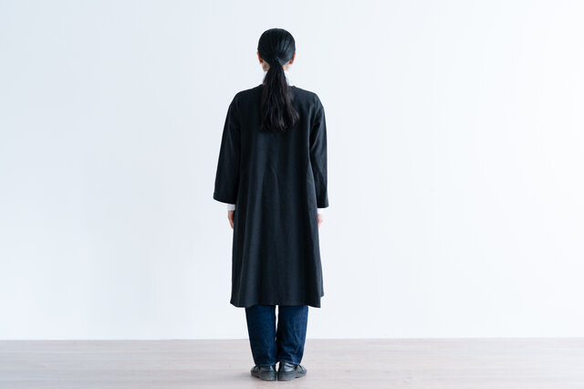 ブラック着用、モデル身長:160cm
