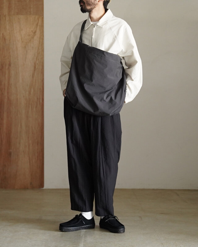 Mens Model 173cm
STYLING ITEM - CHARCOAL