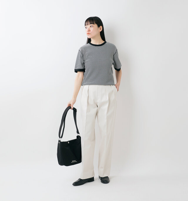model saku:163cm / 43kg
color : black × off white / size : M