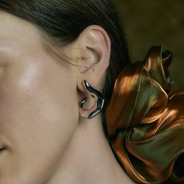 IRIS47|sculpted earring イヤリング 日本製 痛くなりにくい