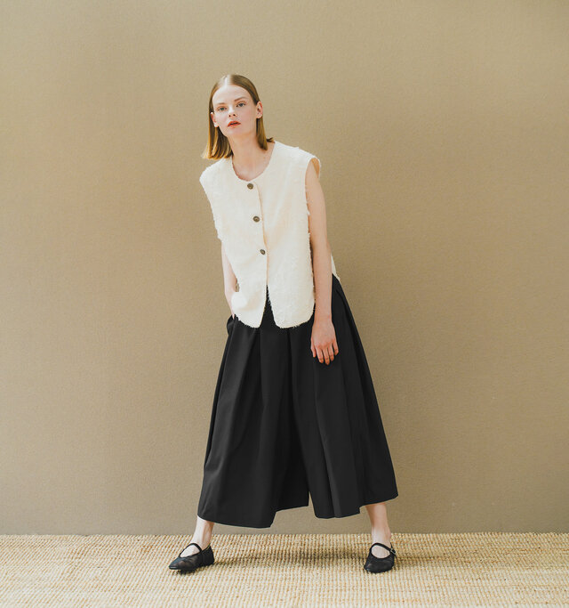 model 173cm
color : black / size : 38