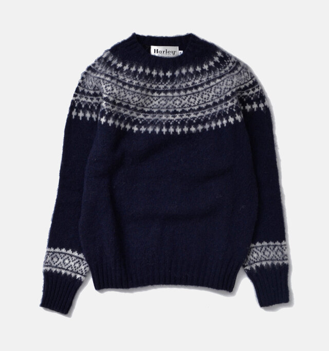 color : Navy×White