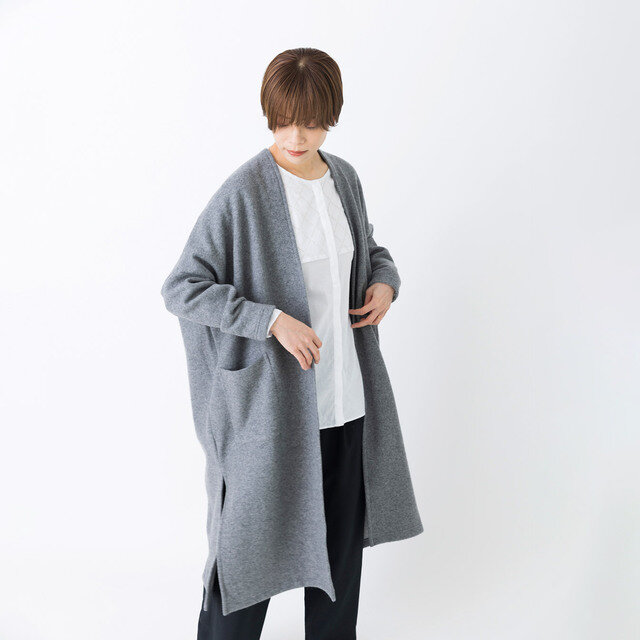 着用カラー:ミディアムグレー