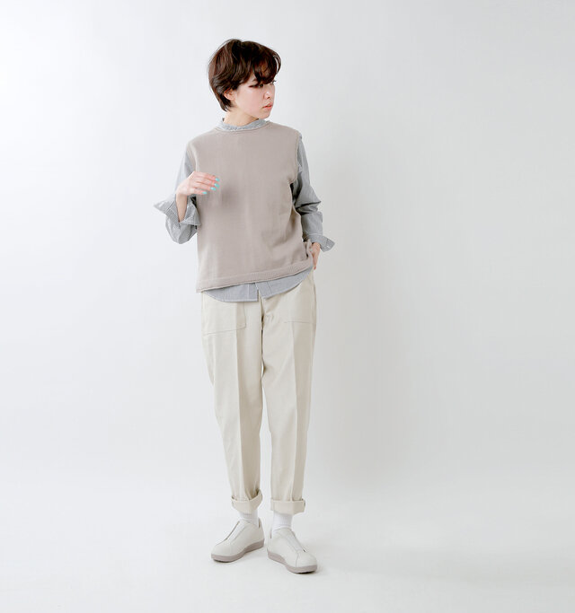 model skau:163cm / 43kg
color : light gray / size : 23.5cm