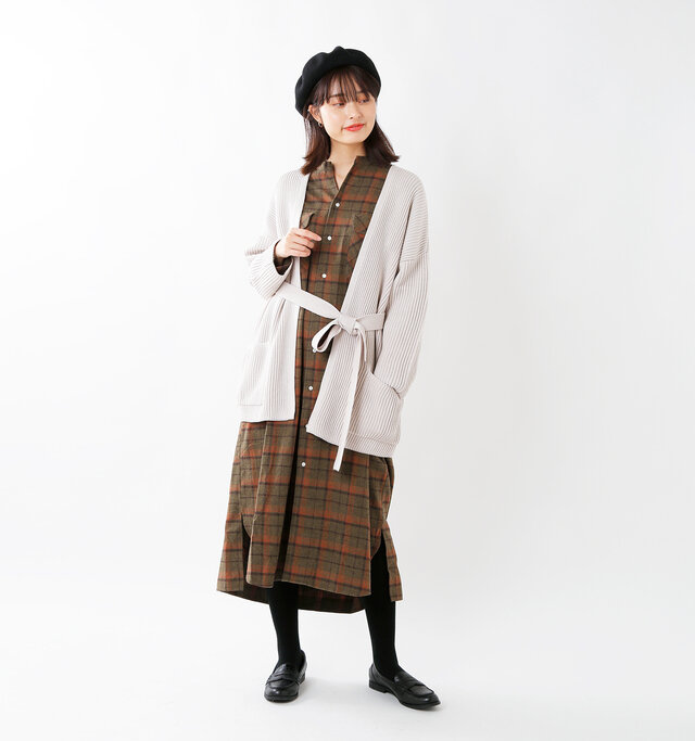 model kanae:167cm / 48kg
color : pink beige / size : 1