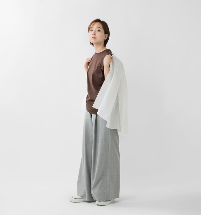 model asuka:160cm / 48kg
color : brown / size : 2