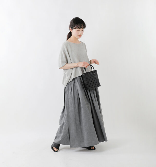 model mariko：162cm / 47kg 
color : top gray/ size : F