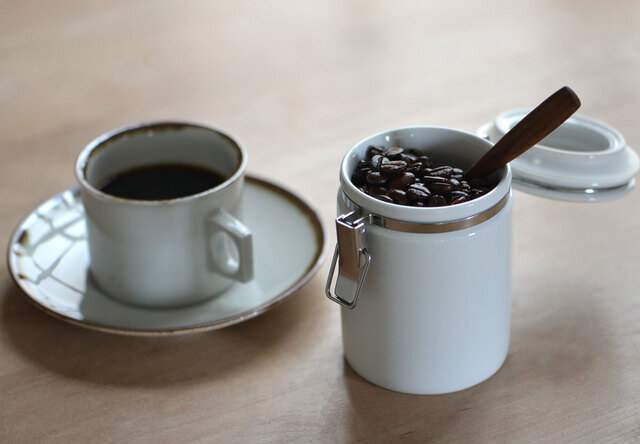 ティーキャニスター100（リーフティやコーヒー豆約100gが入ります。）
紅茶やコーヒー豆とセットでギフトにしてもおすすめです。