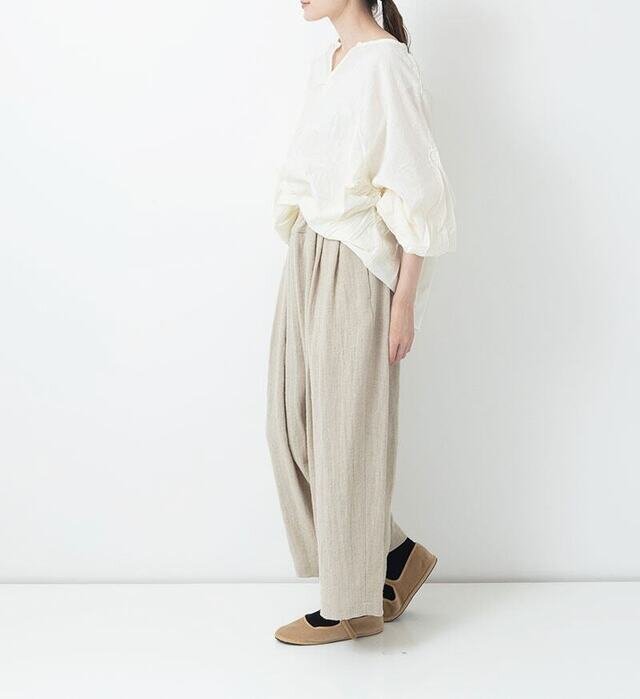 col:KINARI , model : 162cm