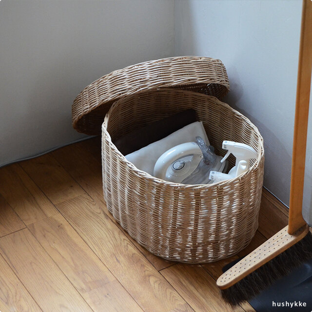 Lサイズは、お掃除道具など隠しておきたいものを入れて床置きしておいても様になります。