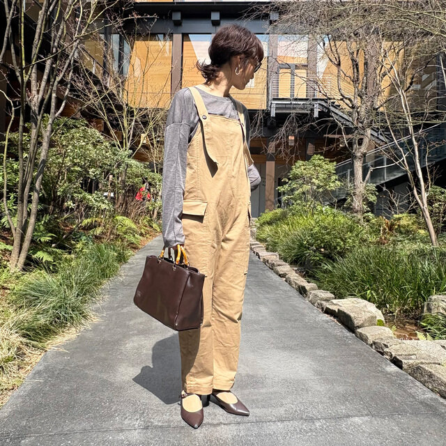 ▲インナー:ひんやりクールタッチ「チラ見えを防ぐスクエアタンクトップ」ブラック着用