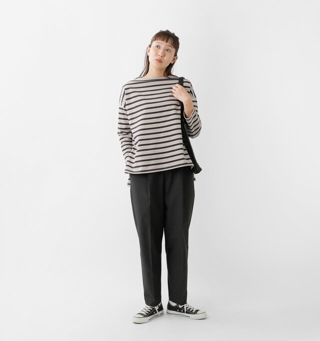 model mayuko：168cm / 55kg 
color : charcoal gray / size : M