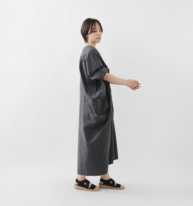 model asuka：160cm / 48kg 
color : negro / size : 37(約23.5cm)
