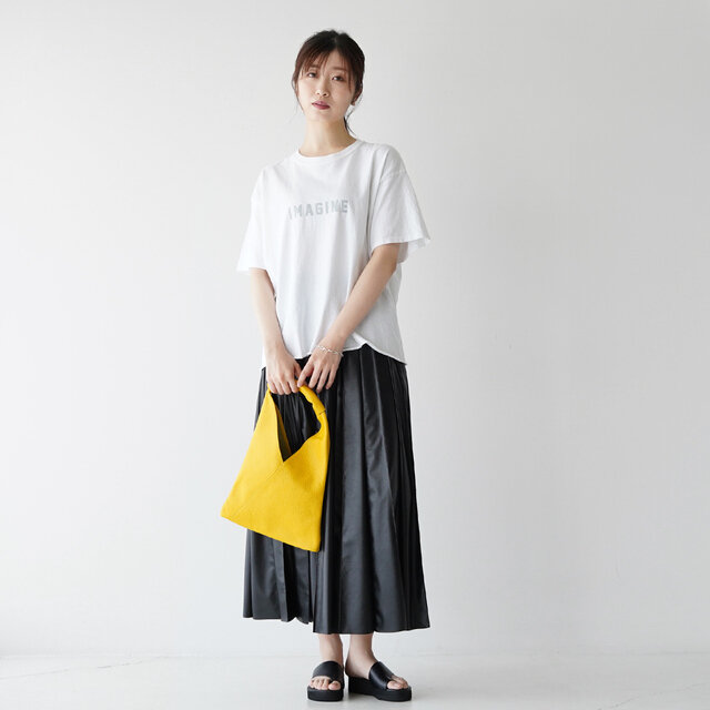 モデル: 166cm / 47kg
color:imagine white / size:free(フリーサイズ)
