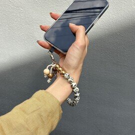 AO ビーズハンドストラップチャーム