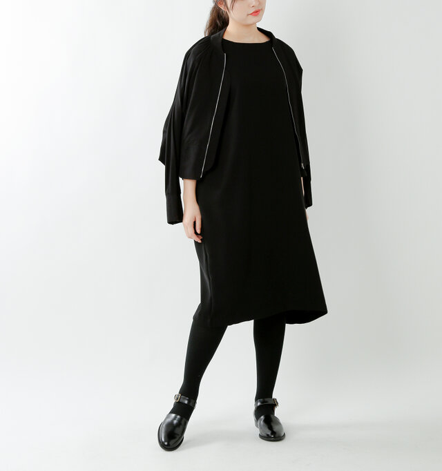 color : black / size : 38
さりげない普段使いからパーティや入学式など、様々なオケージョンに対応できる頼もしい一枚です。