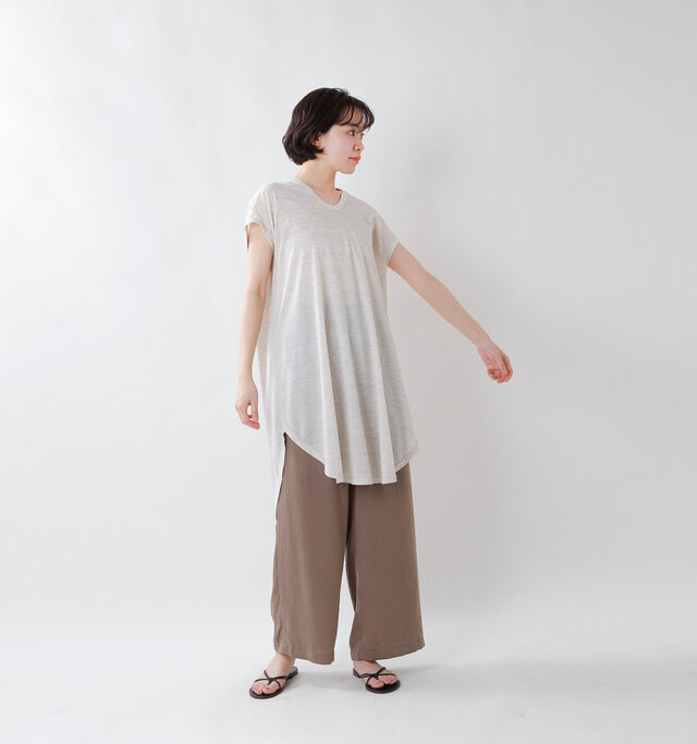 model saku:163cm / 43kg
color : oatmeal / size : 38