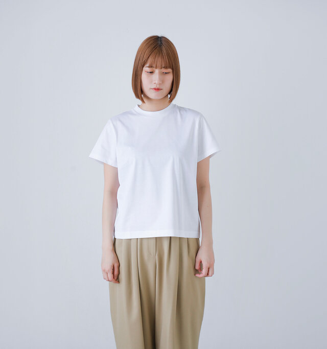 model ai:166cm / 47kg color : ホワイトRegular / size : S
