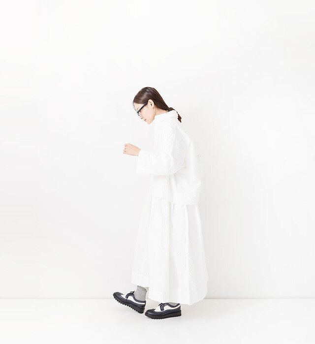 color : WHITE , model : 162cm