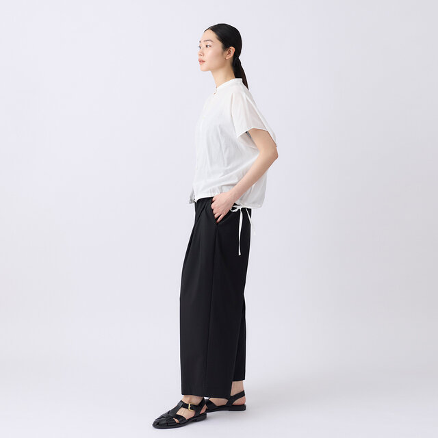 広がりすぎず、バランスよくまとまるシルエットです。