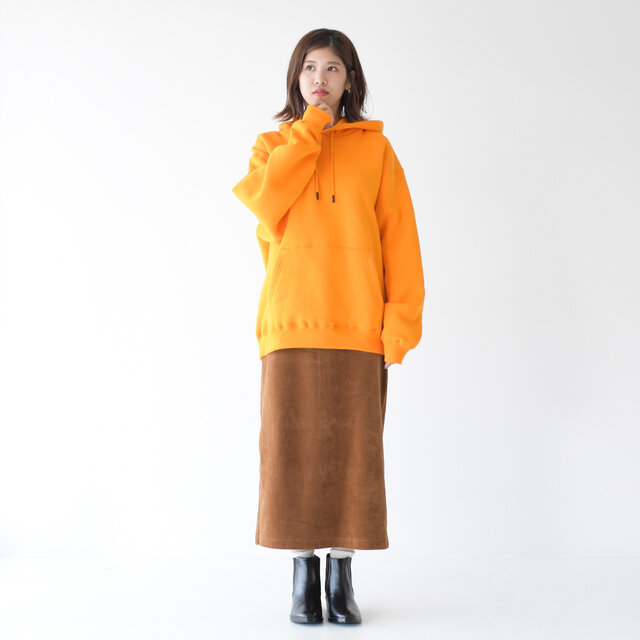 モデル:157cm / 47kg
size : 6(23.0cm)
