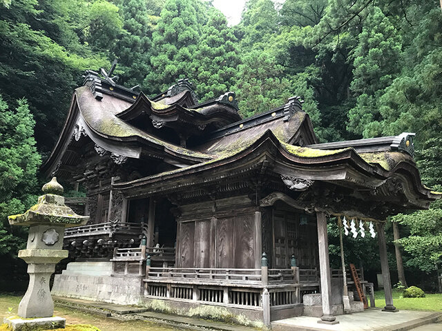 日本で唯一、紙の神様を祀る「岡太・大瀧神社」