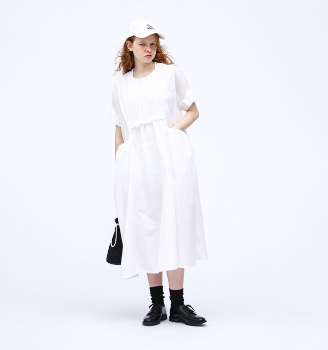 model 173cm
color : off white / size : M