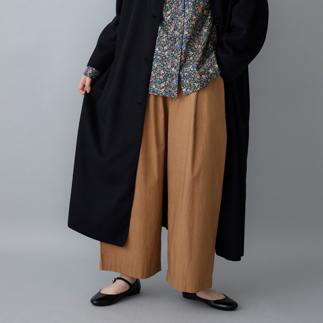 動きやすい着丈が、日常の装いにも自然に馴染むバランスです。