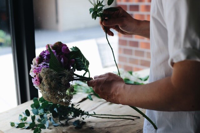母の日、お母さんにぴったりのお花を。 - ex. flower shop 母の日、お母さんにぴったりのお花を。 - ex. flower shop