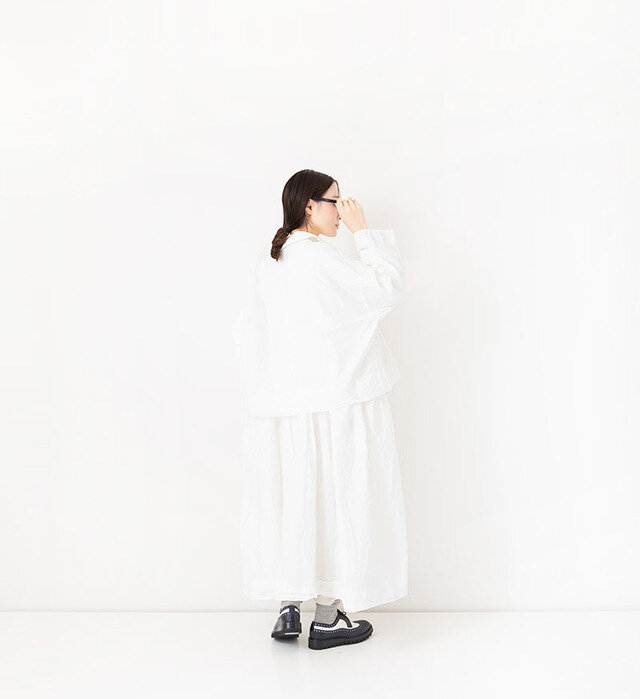 color : WHITE , model : 162cm