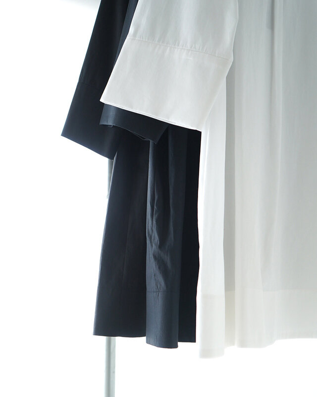 black / navy / off-white