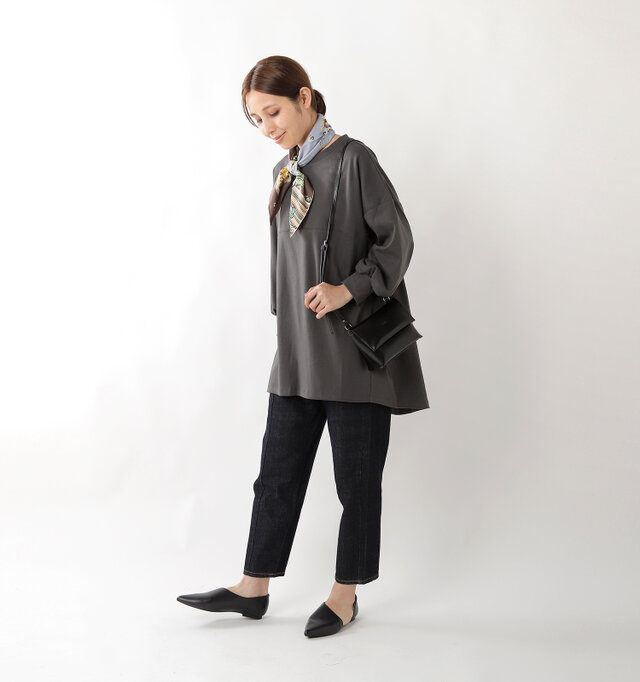model yama:167cm / 49kg
color : black S / size : 38